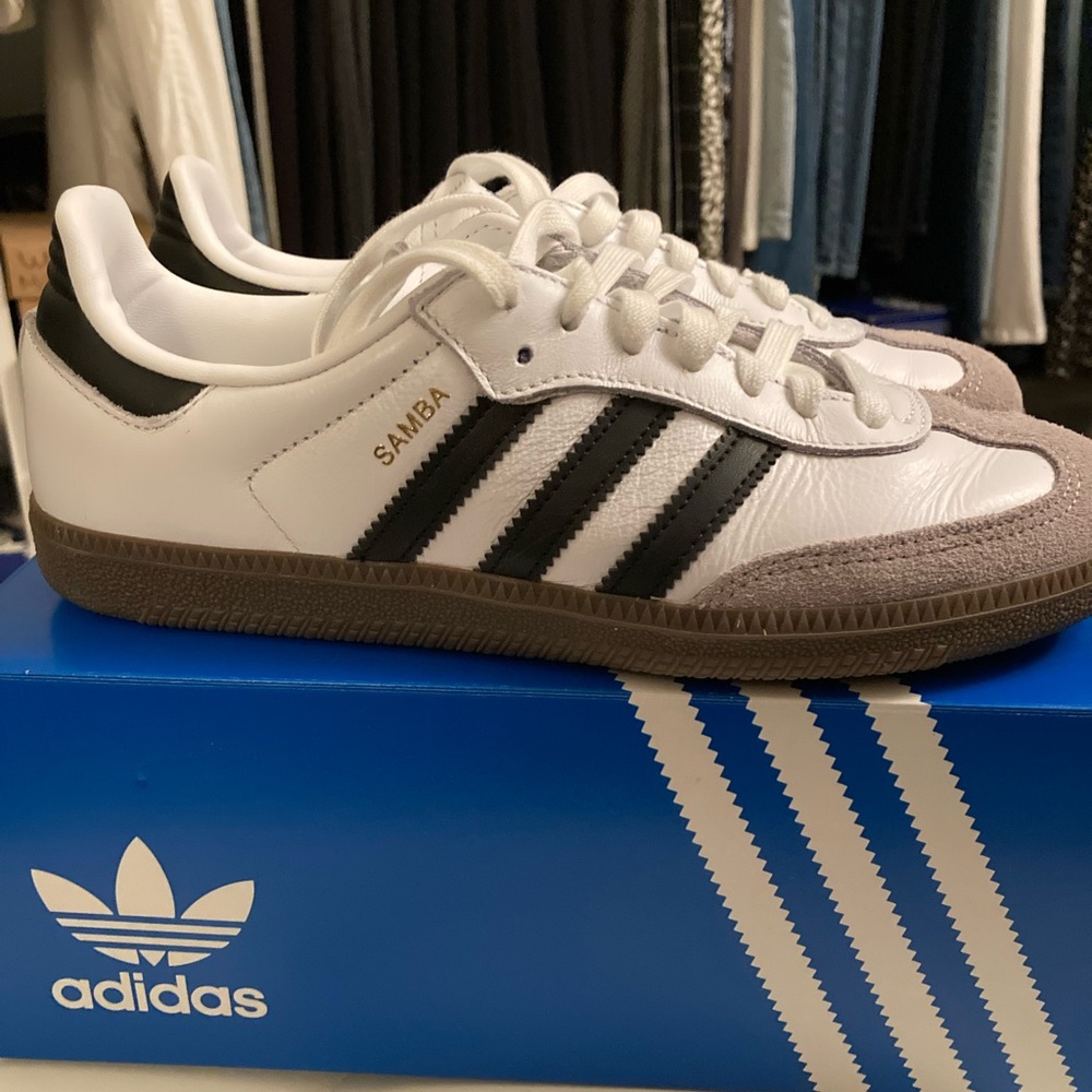 Adidas Samba OG. New in box only worn once.
